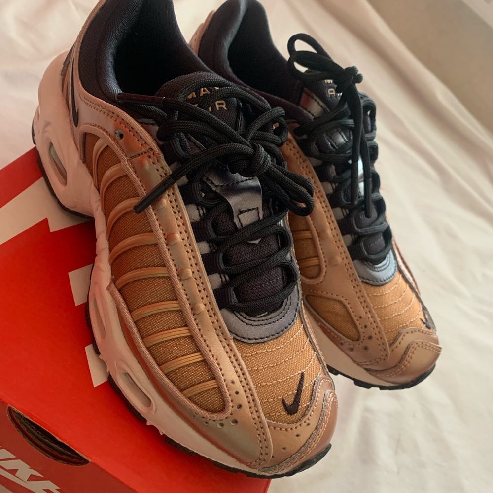 Nike Air Max Tailwind 4, Red Bronze, Wmns 6 - Picture 2 of 5